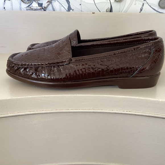 SAS Brown Croc Embossed Patent Leather Simplify Tripad Slip On Loafer EUC 9.5 W - Picture 5 of 10